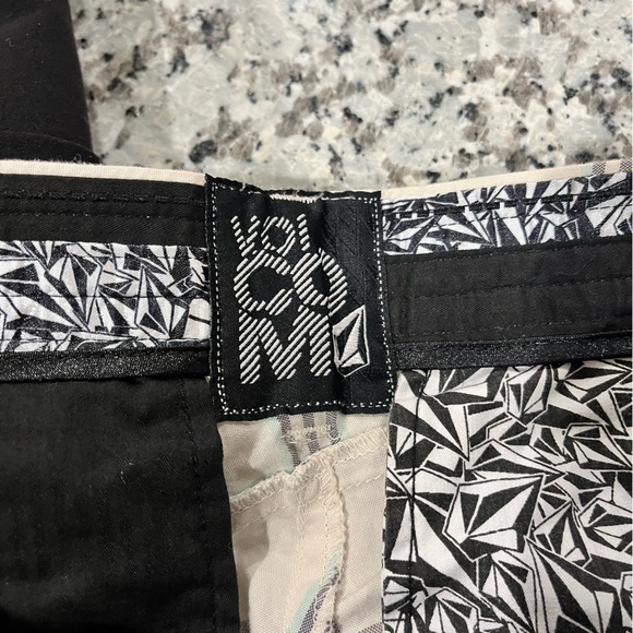 Vintage Volcom men’s shorts - Picture 5 of 7